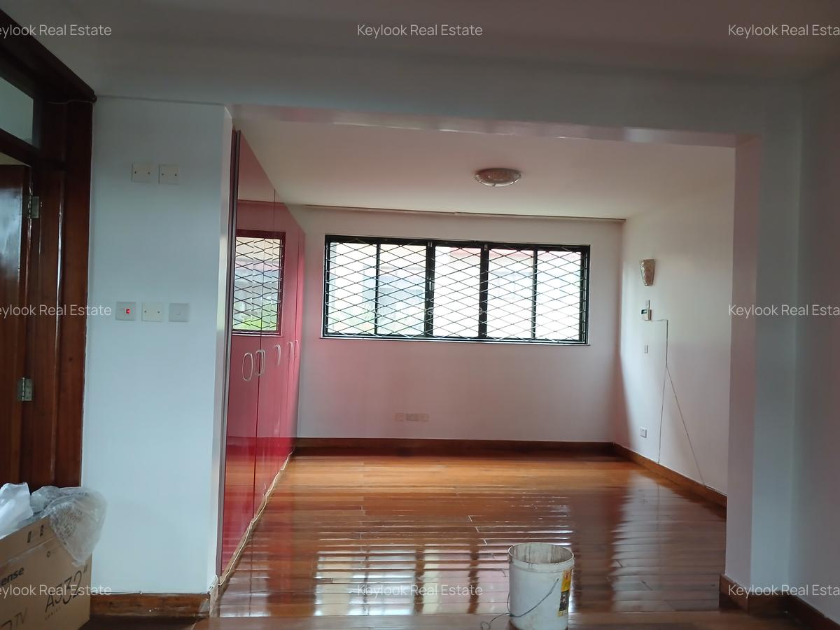 5 Bed Townhouse with En Suite at Convent Drive - 10