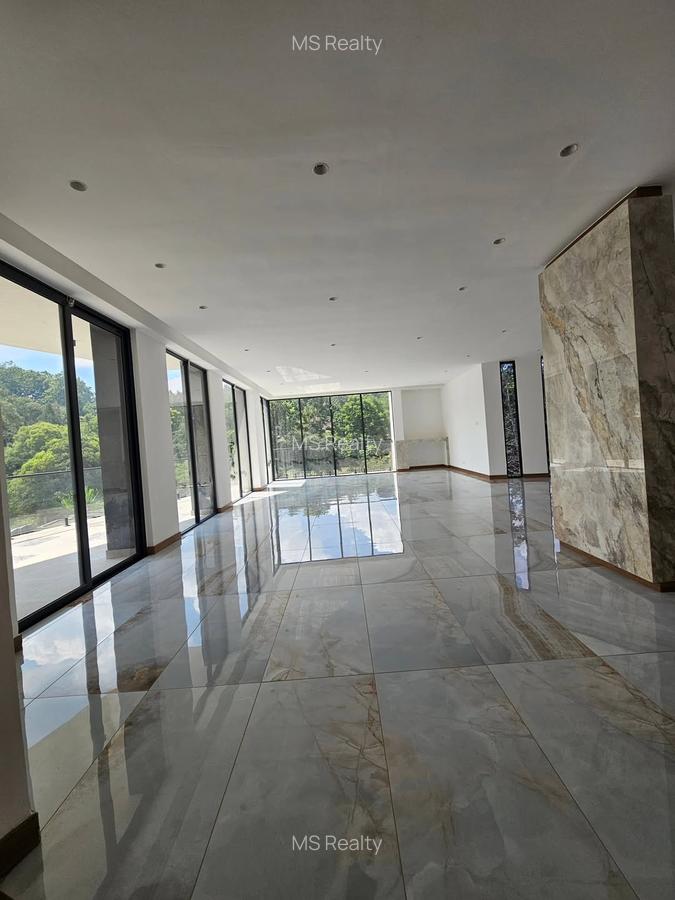 5 Bed House with En Suite in Nyari - 4