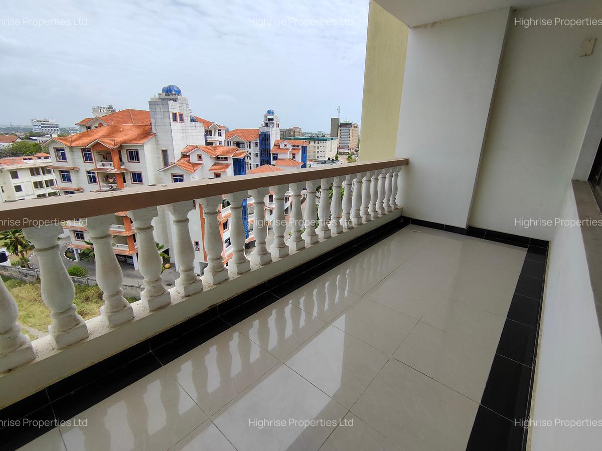 3 Bed Apartment in Kizingo - 12