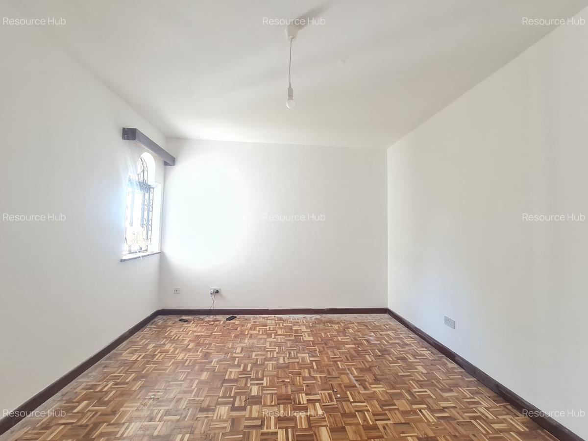 6 Bed House with En Suite at Nyari - 10