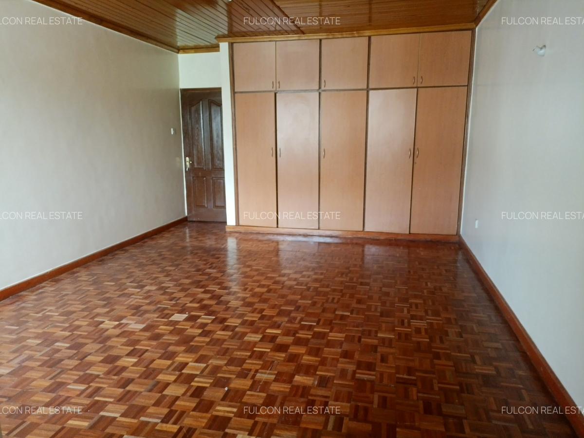 5 Bed Villa with En Suite in Lavington - 7