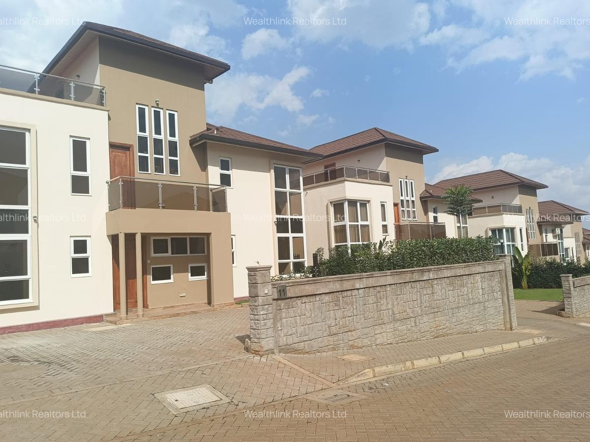 4 Bed Townhouse with En Suite at Iguta Paradise - 8