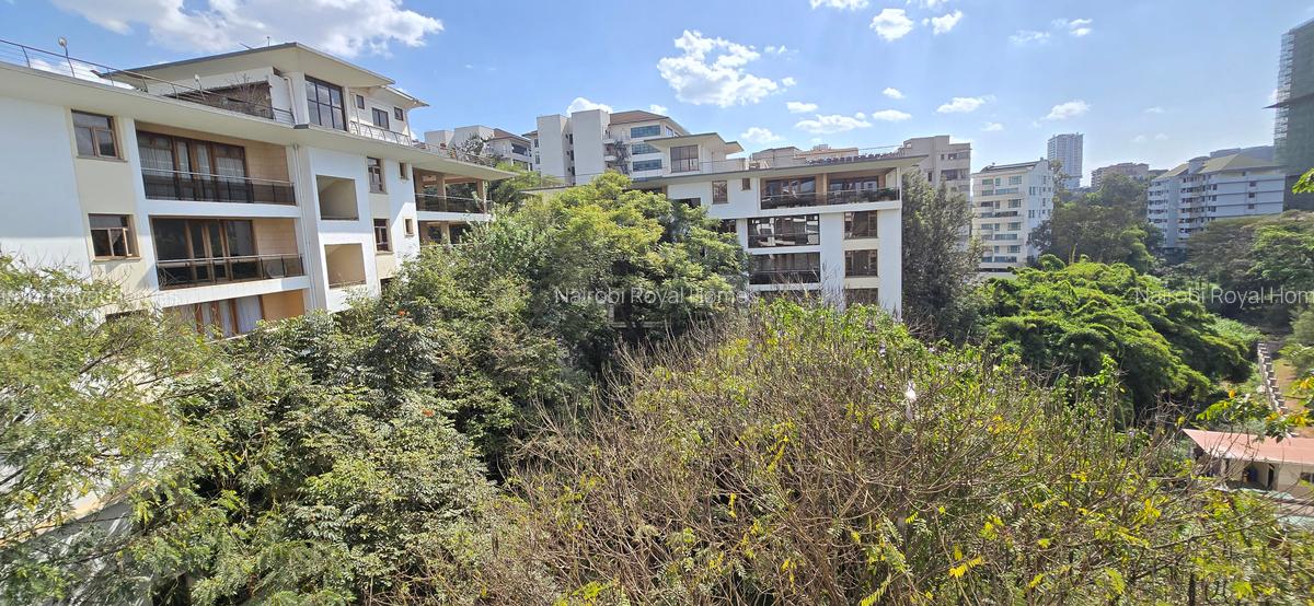 3 Bed Apartment with En Suite at Riverside - 3
