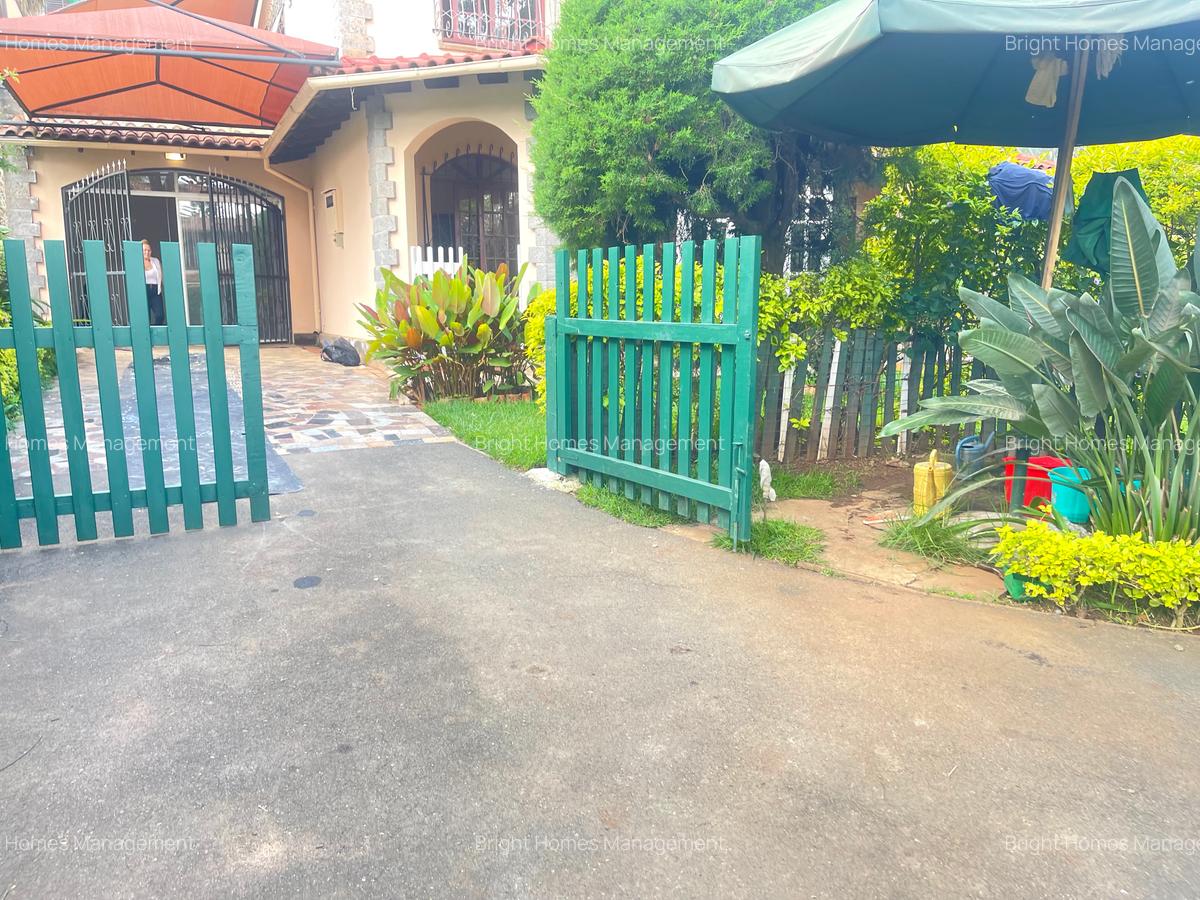 4 Bed Townhouse with En Suite in Kilimani - 2