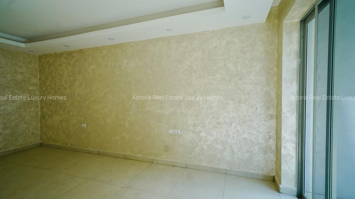 4 Bed Apartment with En Suite at 2026-510 - 9