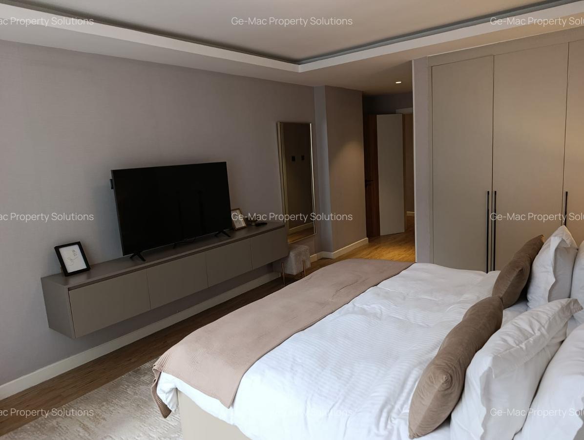 Furnished 3 Bed Apartment with En Suite in Brookside - 8
