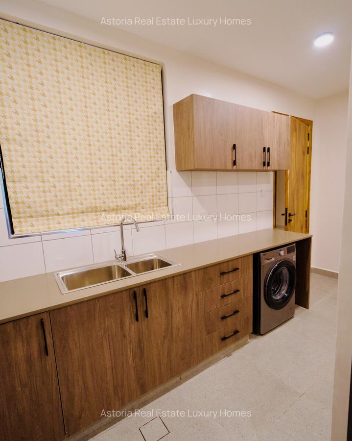 3 Bed Apartment with En Suite at 2026-301 - 9
