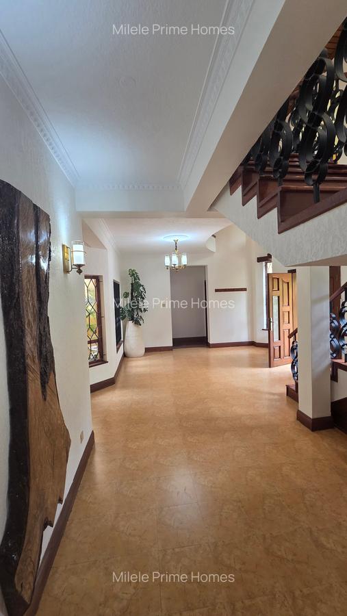 5 Bed Villa with En Suite in Runda - 10