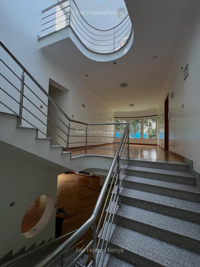 4 Bed Townhouse with En Suite at Riverside Drive - 12