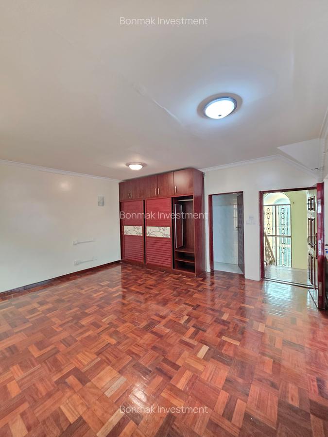 4 Bed Townhouse with En Suite at Lavington Green - 10