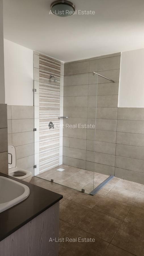 2 Bed Apartment with En Suite at Ojijo Road - 10