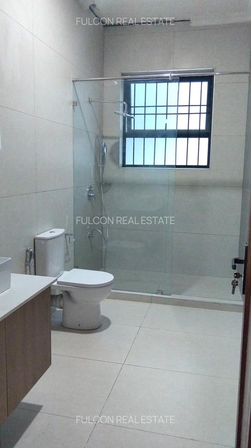 6 Bed Villa with En Suite in Loresho - 5