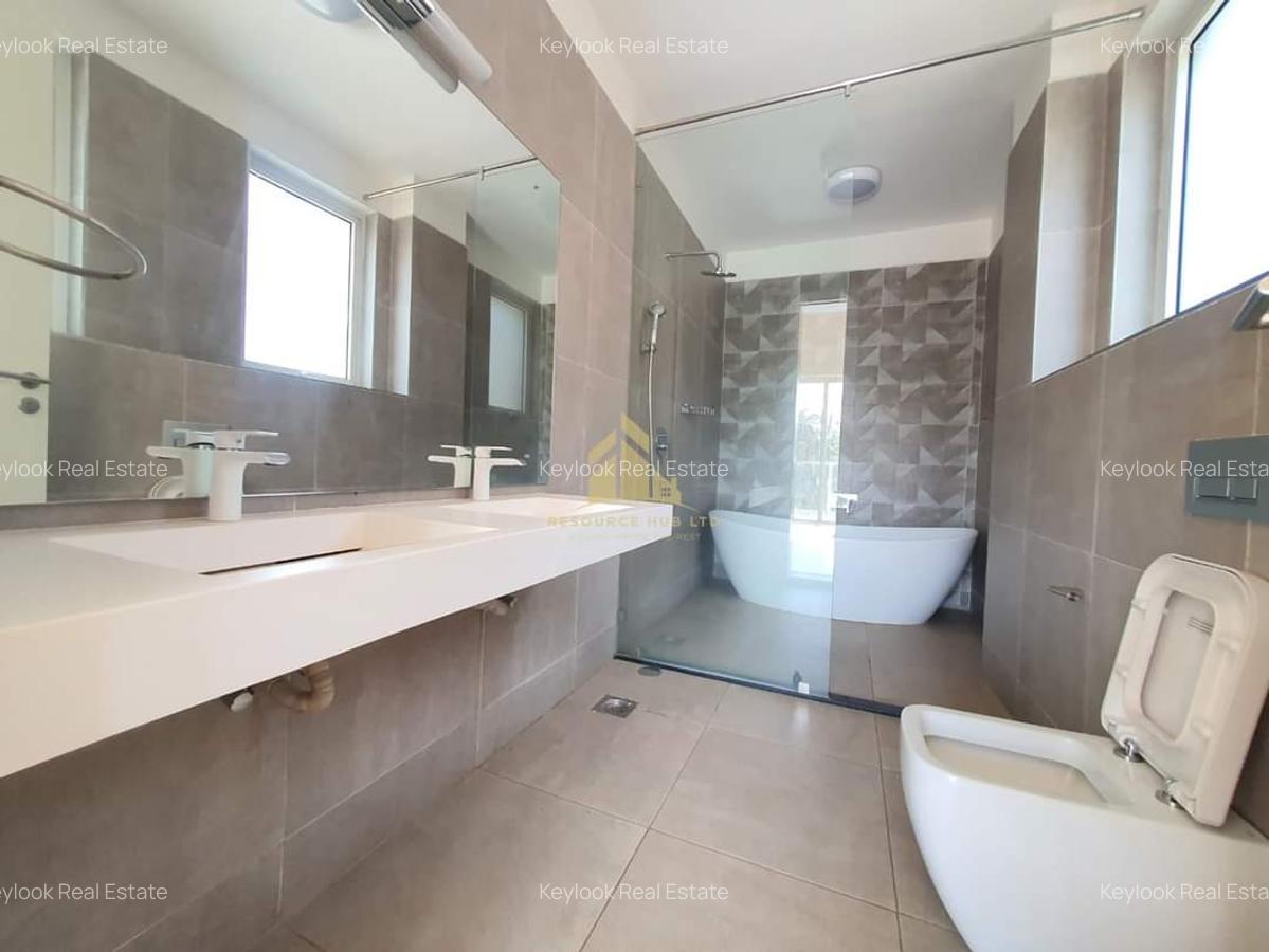 4 Bed Townhouse with En Suite at Lavington - 7