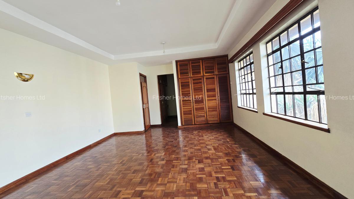 5 Bed House with En Suite in Runda - 15