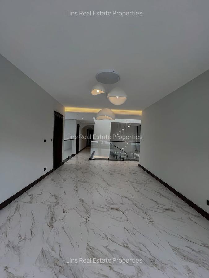 5 Bed House with En Suite in Nyari - 3