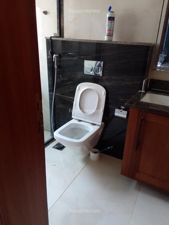 6 Bed Townhouse with En Suite in Lavington - 7