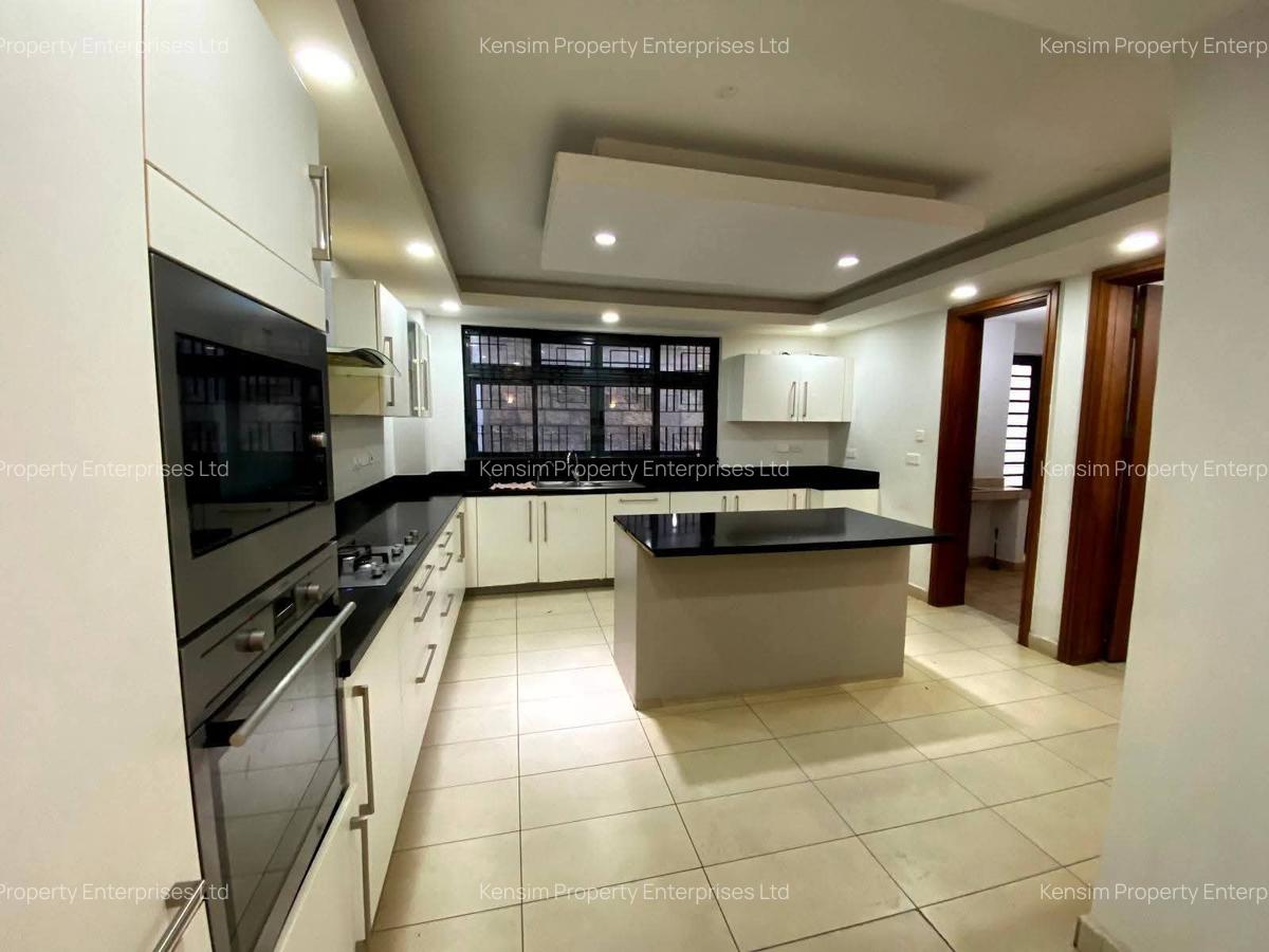 5 Bed Townhouse with En Suite in Spring Valley - 5