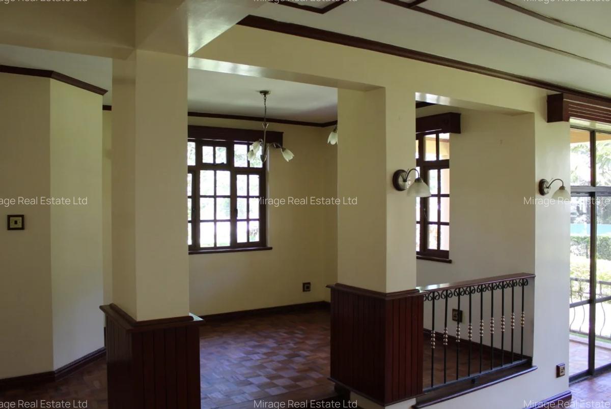 5 Bed Townhouse with En Suite in Lavington - 12