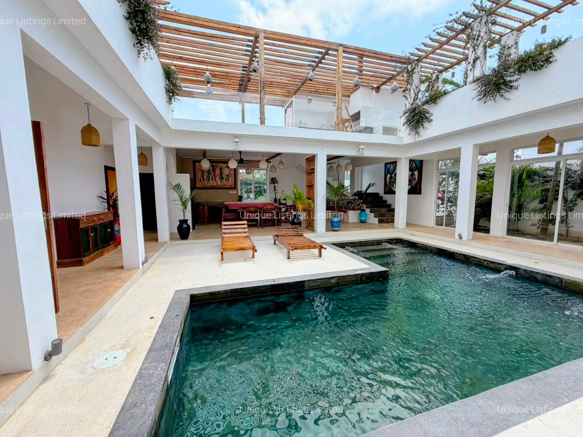 3 Bed Villa with En Suite in Watamu - 2