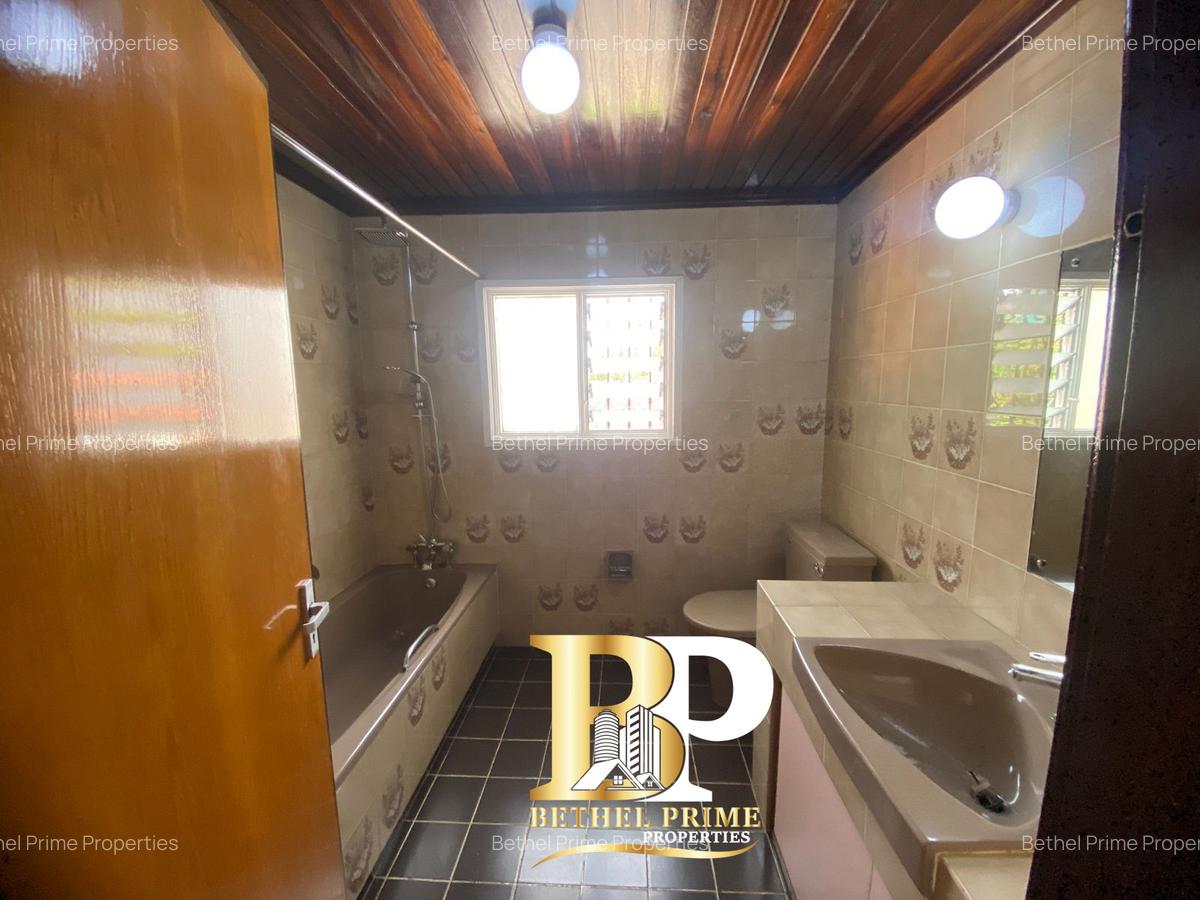 3 Bed Townhouse with Garden in Brookside - 20