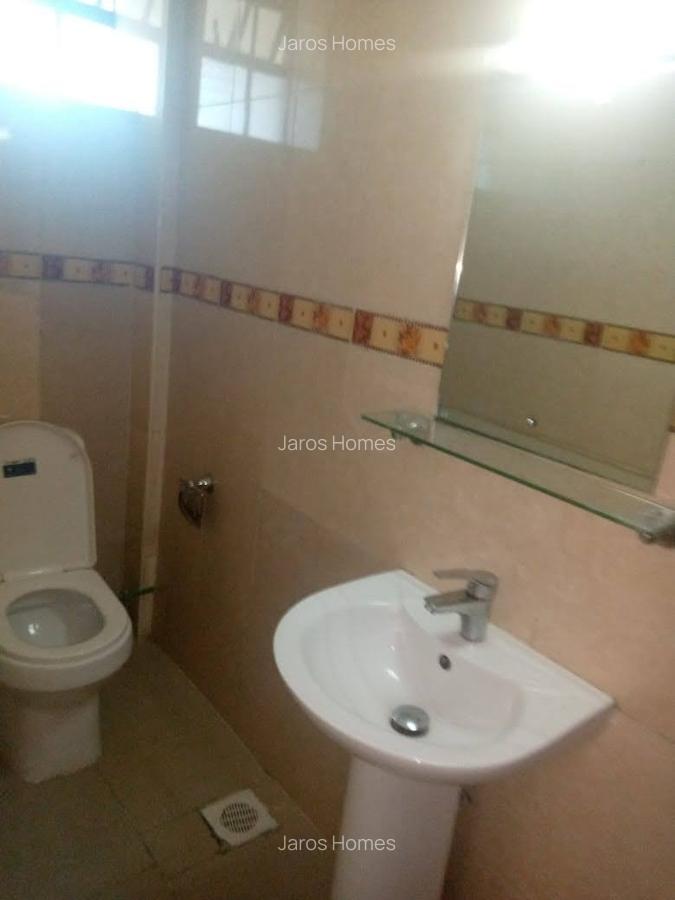 1 Bed Apartment with En Suite at School Lane - 4