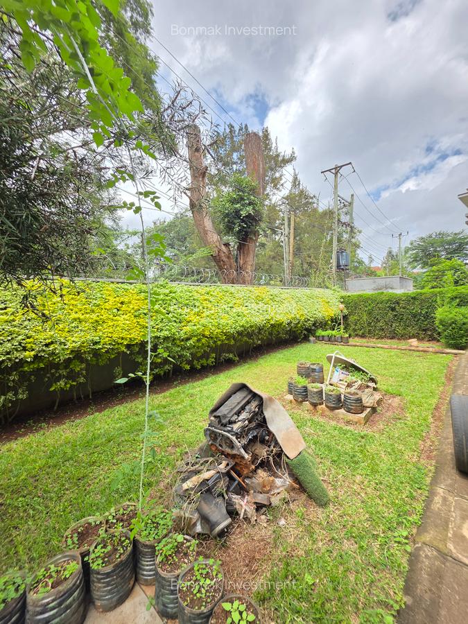5 Bed Townhouse with En Suite at Lavington Green - 5