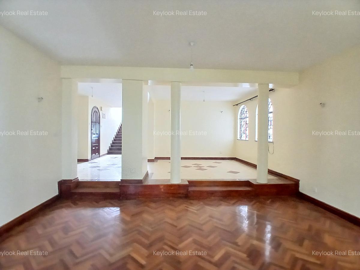 5 Bed Townhouse with En Suite at Riverside Garden - 15