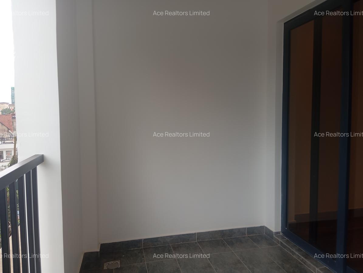 2 Bed Apartment with En Suite at Brookeside Estate - 12