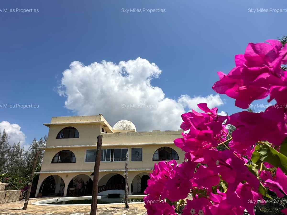 4 Bed Villa with En Suite at Watamu - 3