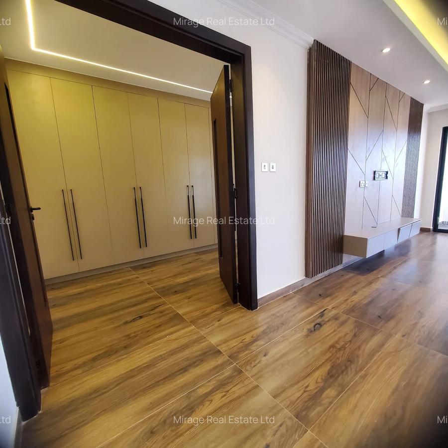 2 Bed Apartment with En Suite in Brookside - 13