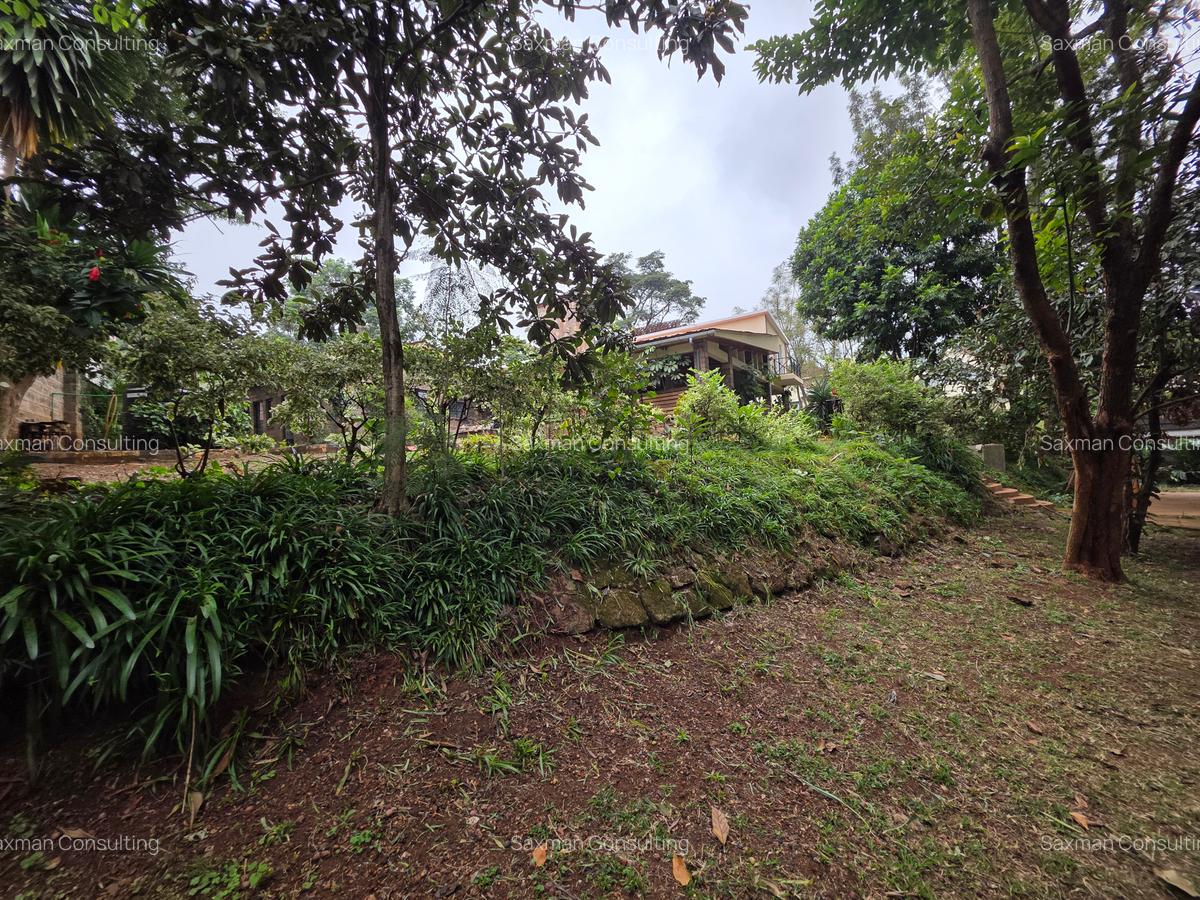 4 Bed House with En Suite in Lavington - 3