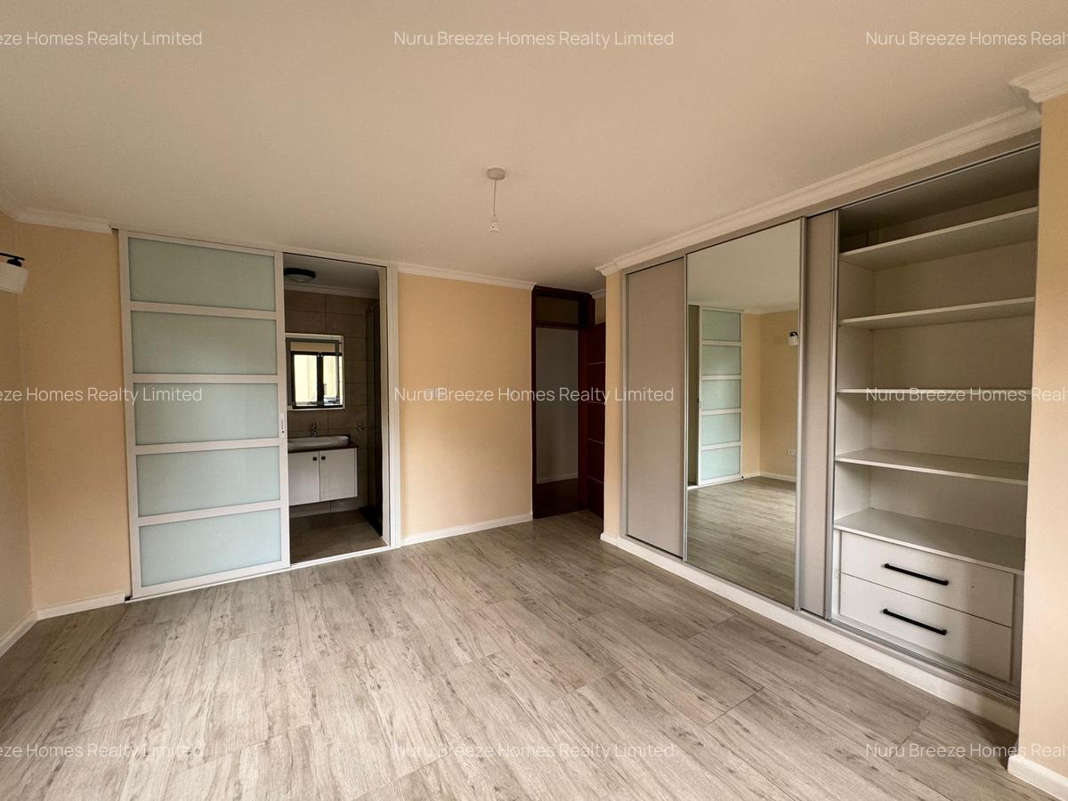 4 Bed Townhouse with En Suite in Lavington - 12