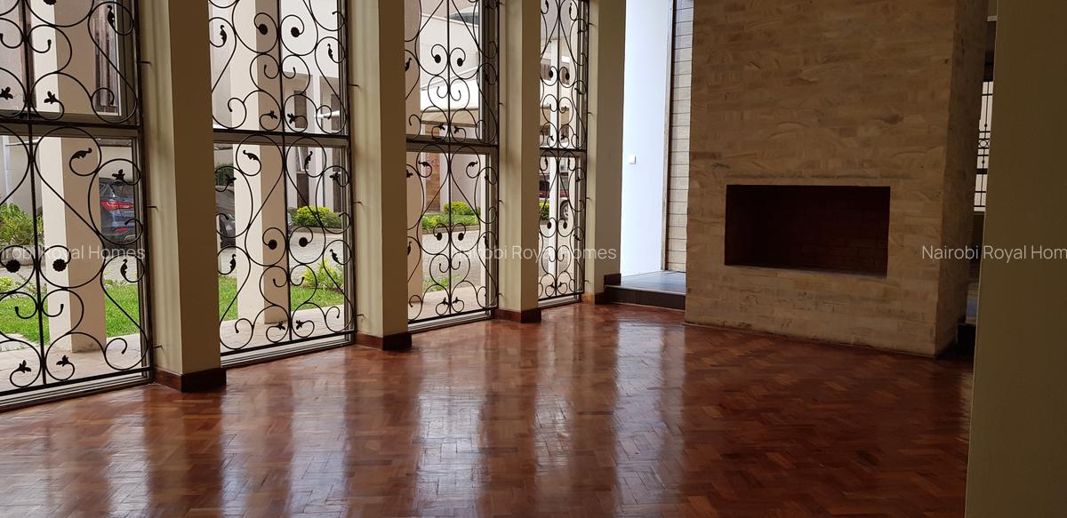 5 Bed Townhouse with En Suite at Lavington Road 66 - 8