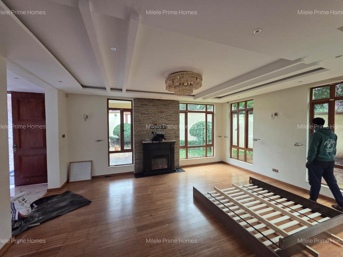 5 Bed Villa with En Suite in Lavington - 2