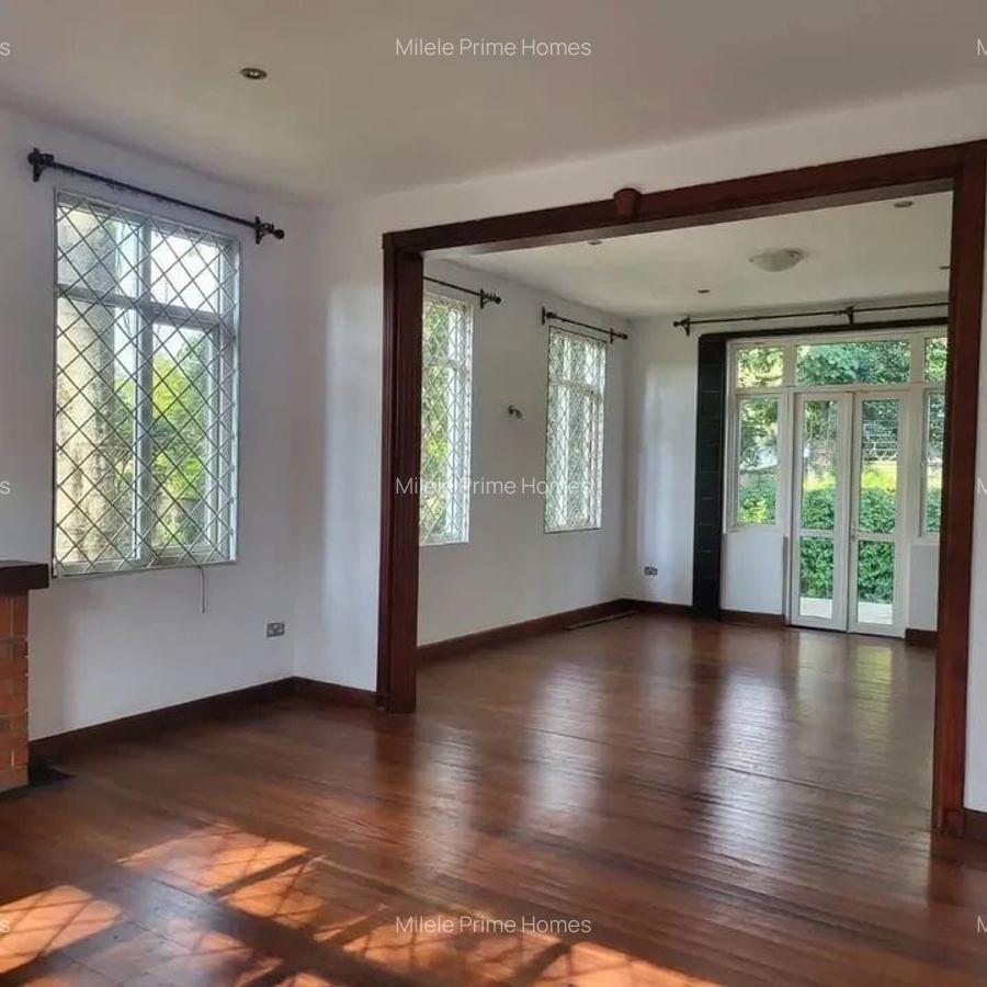 5 Bed Townhouse with En Suite at Rosslyn Lone Tree - 15