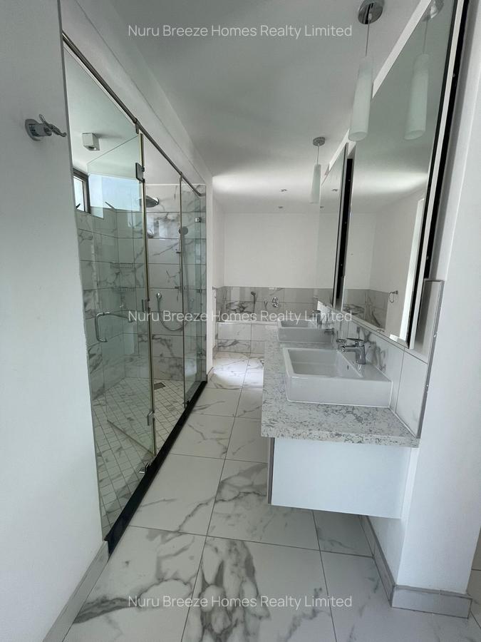 5 Bed Townhouse with En Suite in Karen - 13