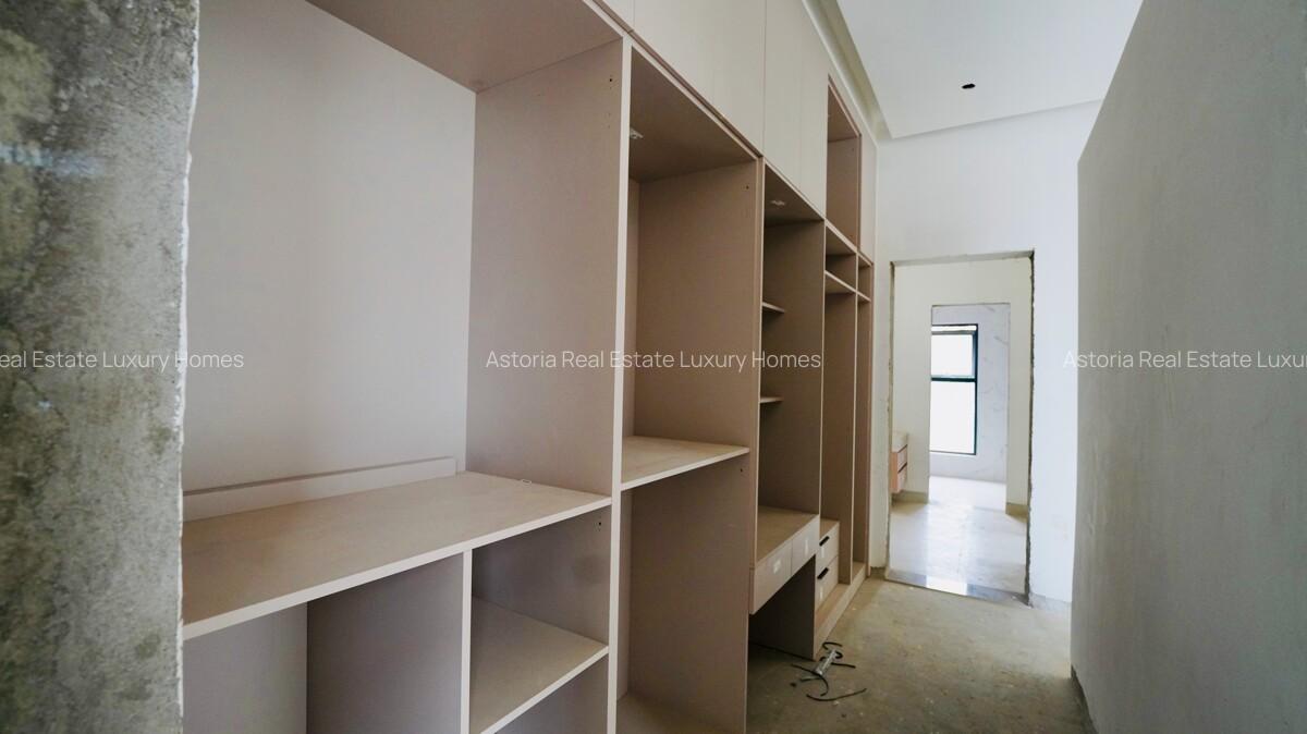 5 Bed Villa with En Suite at 2026-187 5 Bed - 14