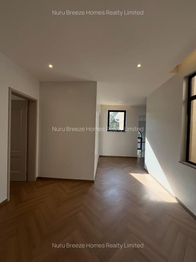 5 Bed Townhouse with En Suite in Lavington - 8