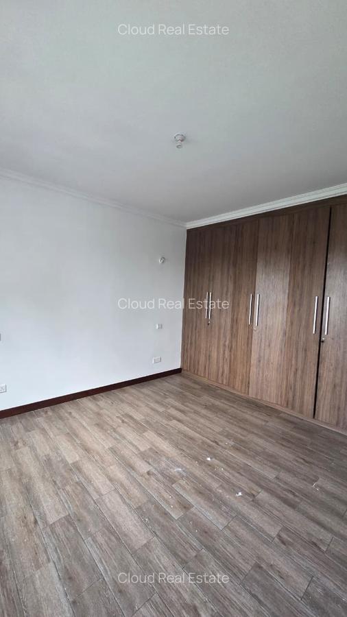 3 Bed Apartment with En Suite in Parklands - 4
