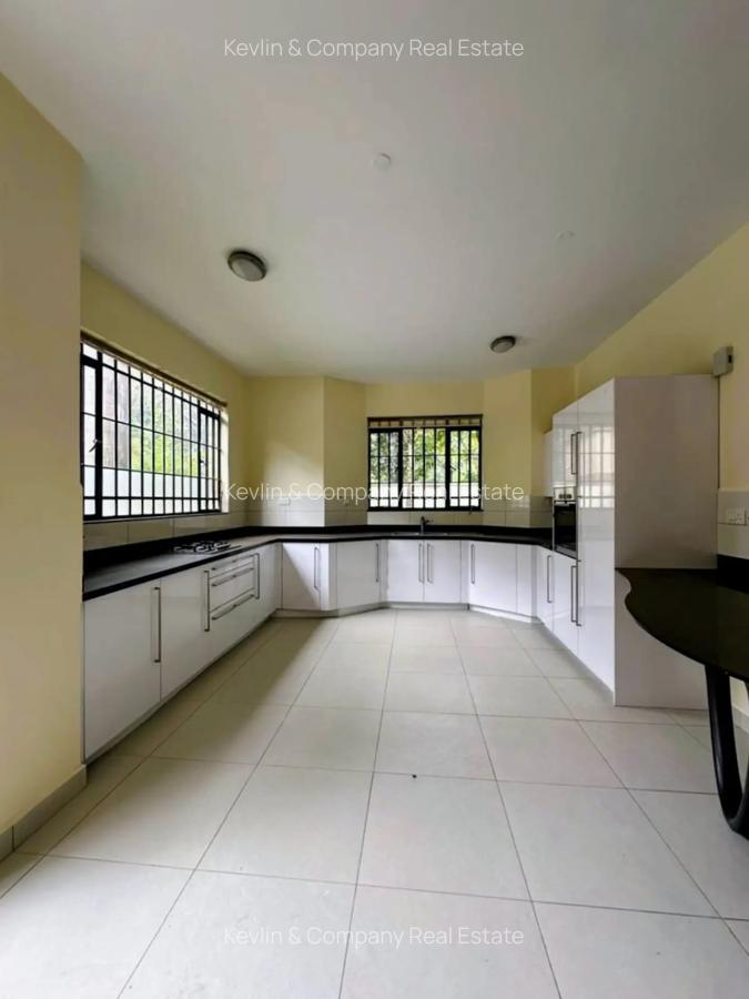 5 Bed Villa with En Suite in Lavington - 9