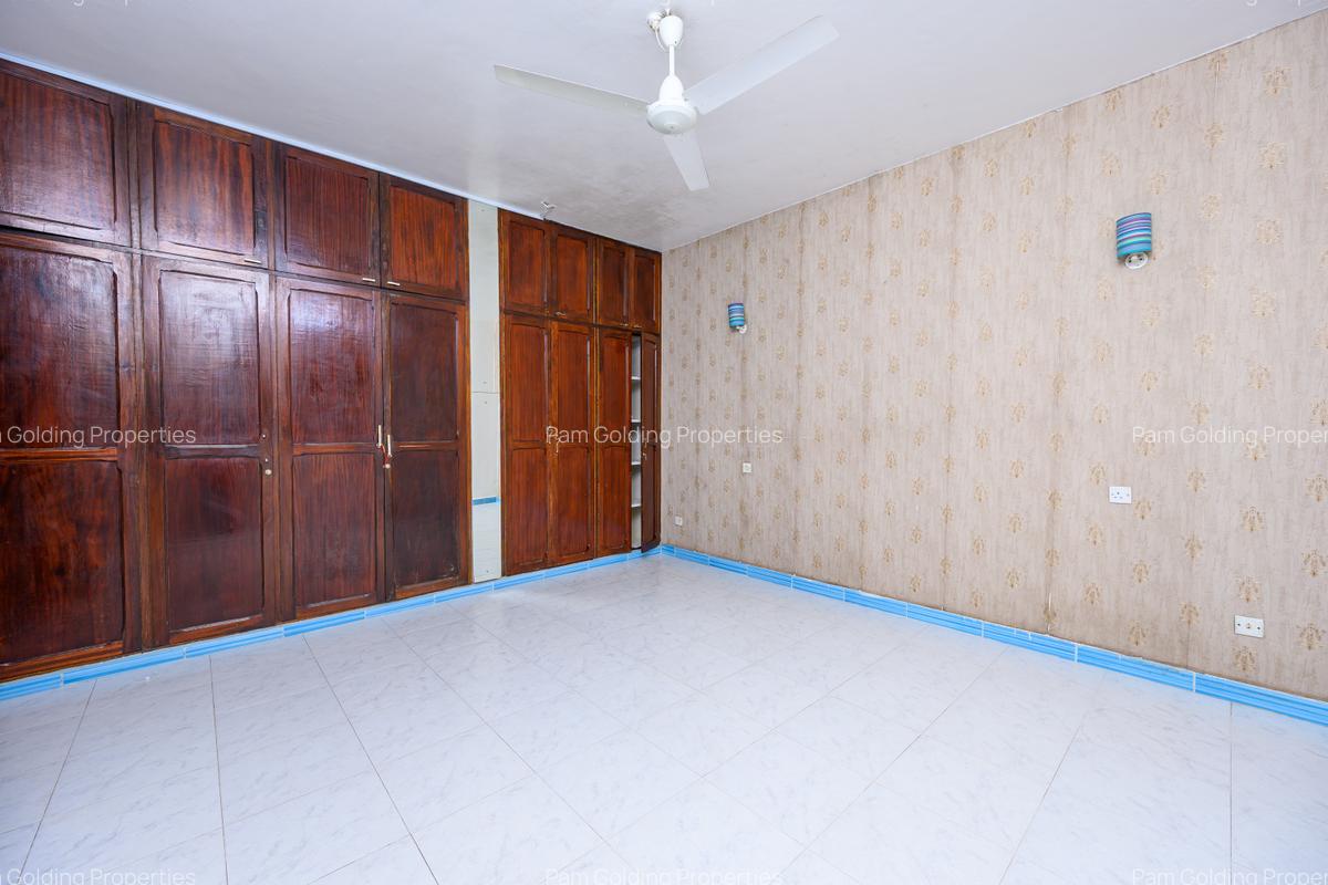 4 Bed Apartment with En Suite at Nyere Avenue - 8