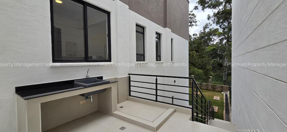 6 Bed Townhouse with En Suite at Peponi Rd - 12