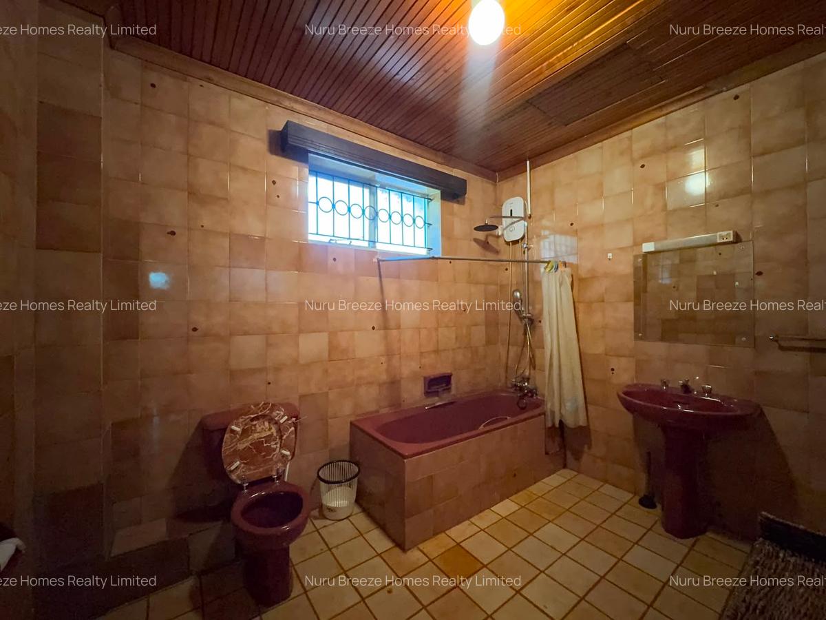 4 Bed House with En Suite in Nyari - 5