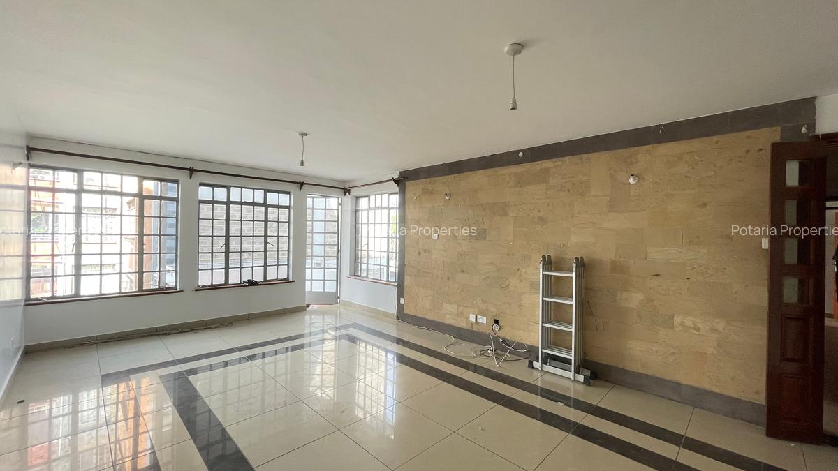 3 Bed Apartment with Parking in Kilimani - 1