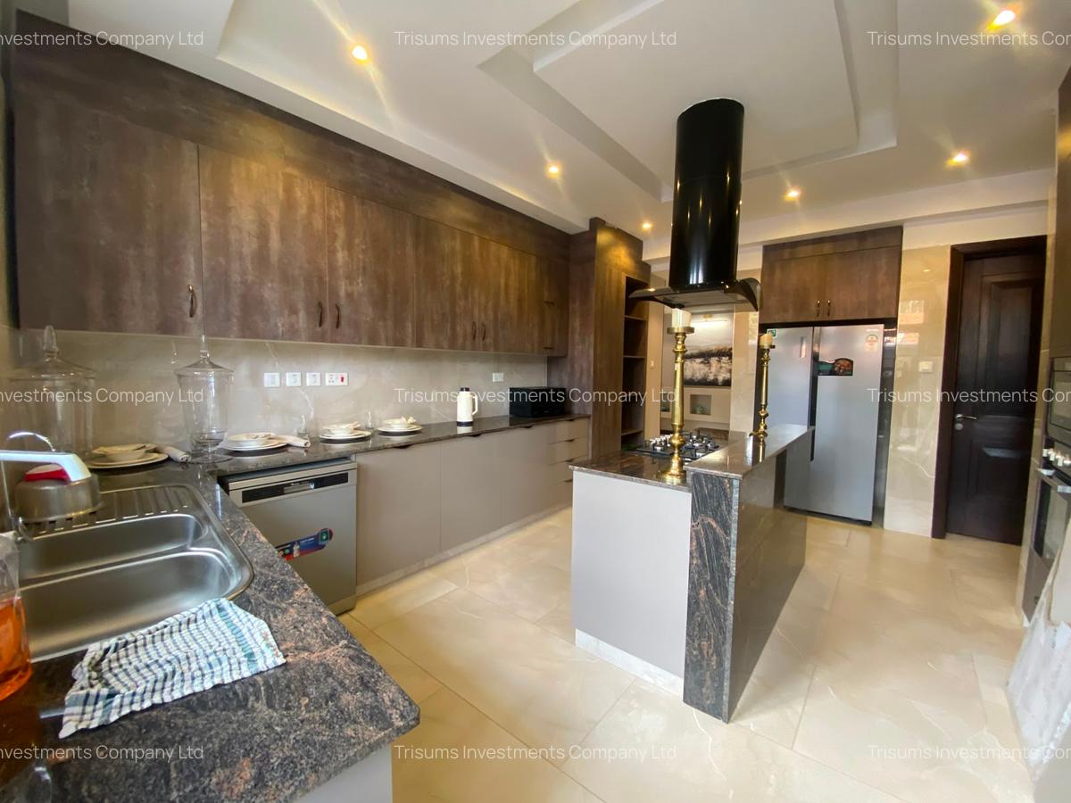 3 Bed Apartment with En Suite in Riverside - 6