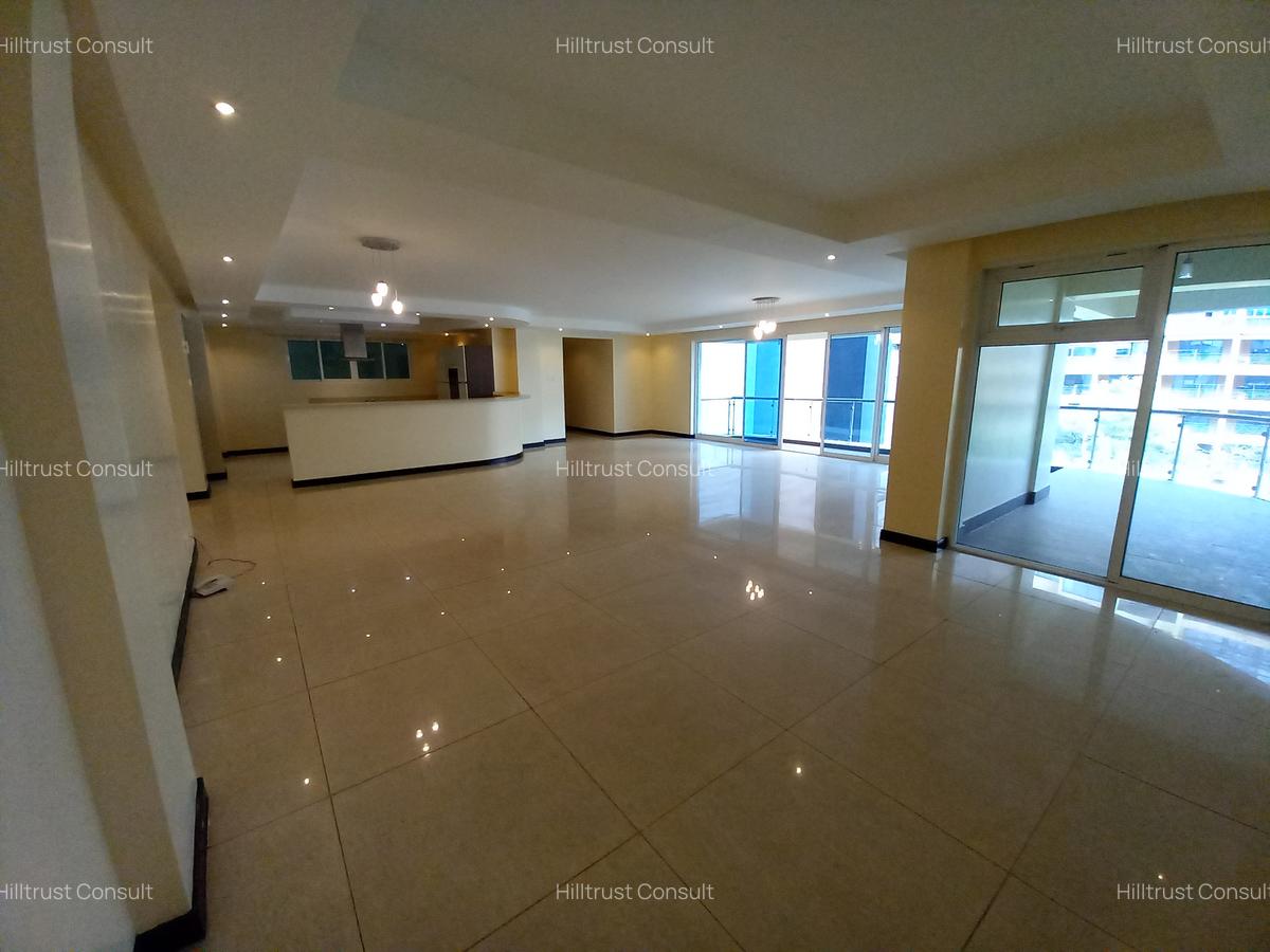 Serviced 3 Bed Apartment with En Suite in Riverside - 1
