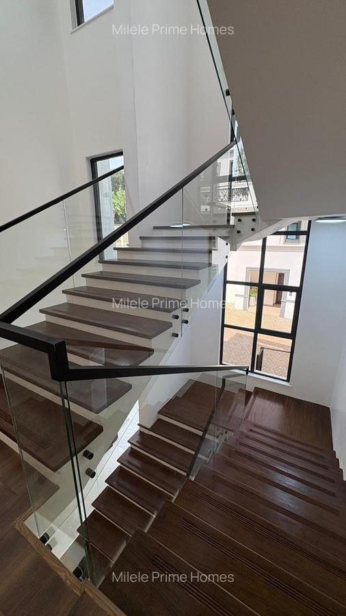 5 Bed Villa with En Suite in Lavington - 19