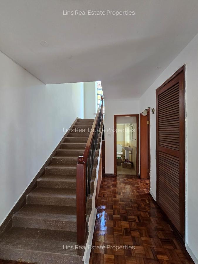 4 Bed Townhouse with En Suite in Loresho - 15