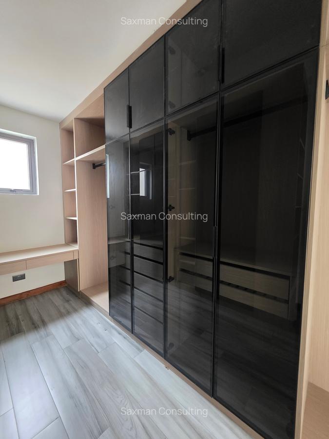 6 Bed Townhouse with En Suite in Lavington - 6