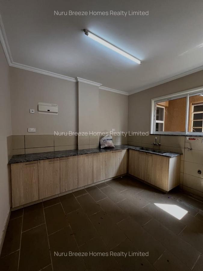 3 Bed Apartment with En Suite in Riverside - 16